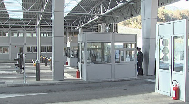 Хапшења на граничним прелазима све учесталија: Међу бегунцима, 357 са списка Интерпола